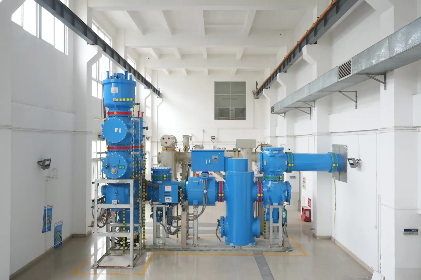 Appareillage hybride à isolation gazeuse sans SF₆ 145 kV Sieyuan installé dans un poste.