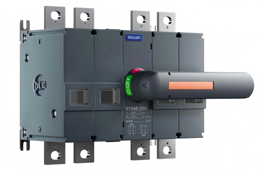 Interrupteur-sectionneur CC SYG6Z install&eacute; dans un coffret de raccordement d'une centrale PV et batteries &agrave; grande &eacute;chelle en Arizona
