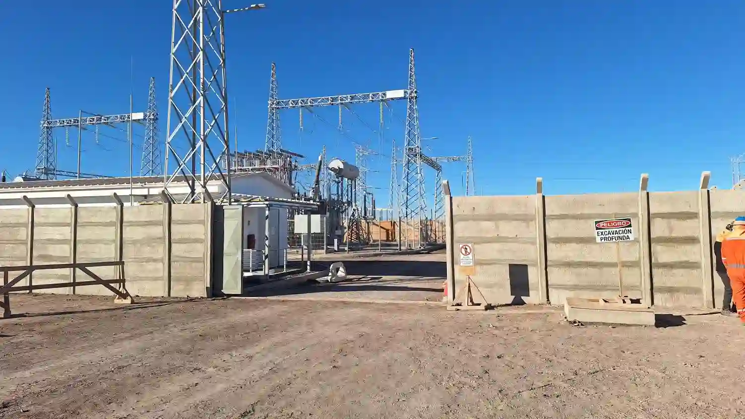 Tableau d'appareillage moyenne tension 40,5 kV Sieyuan dans un poste chilien