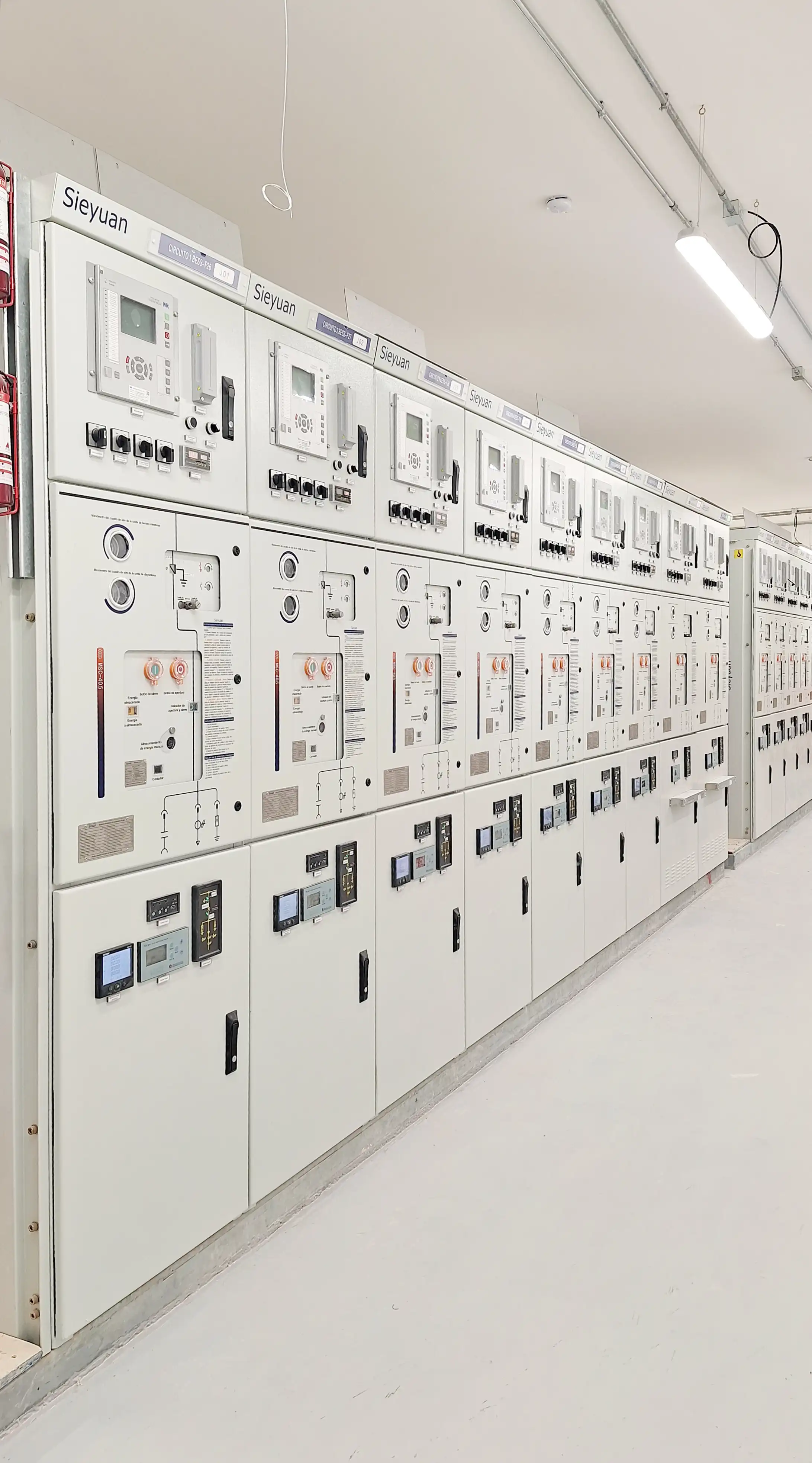 Appareillage &agrave; isolation gazeuse 40,5 kV fourni aux postes Atlas Estepa et Crucero au Chili