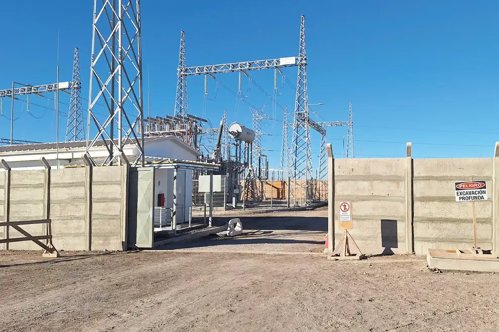 Tableau d'appareillage moyenne tension 40,5 kV Sieyuan dans un poste chilien