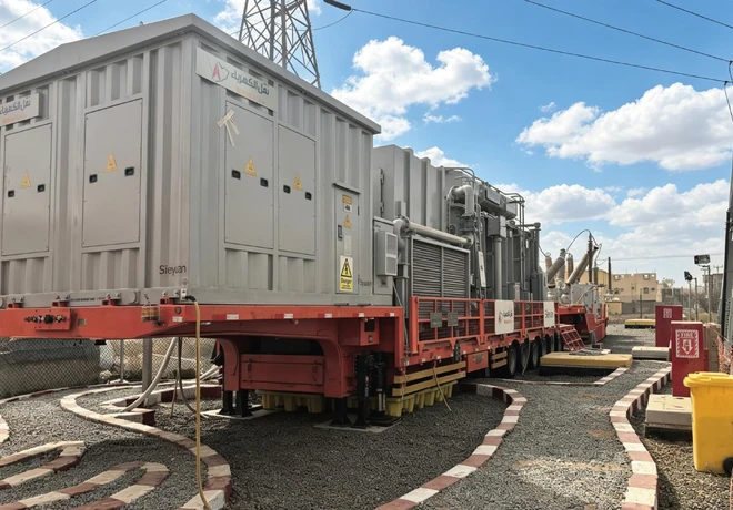 &Eacute;quipements de poste mobile modulaire 145 kV en pr&eacute;paration pour le transport en Arabie saoudite